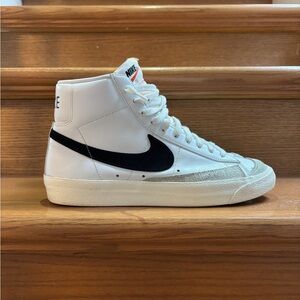 Nike Mid Blazer 77 Men's White and Black Shoes Casual Vintage Style Sneakers